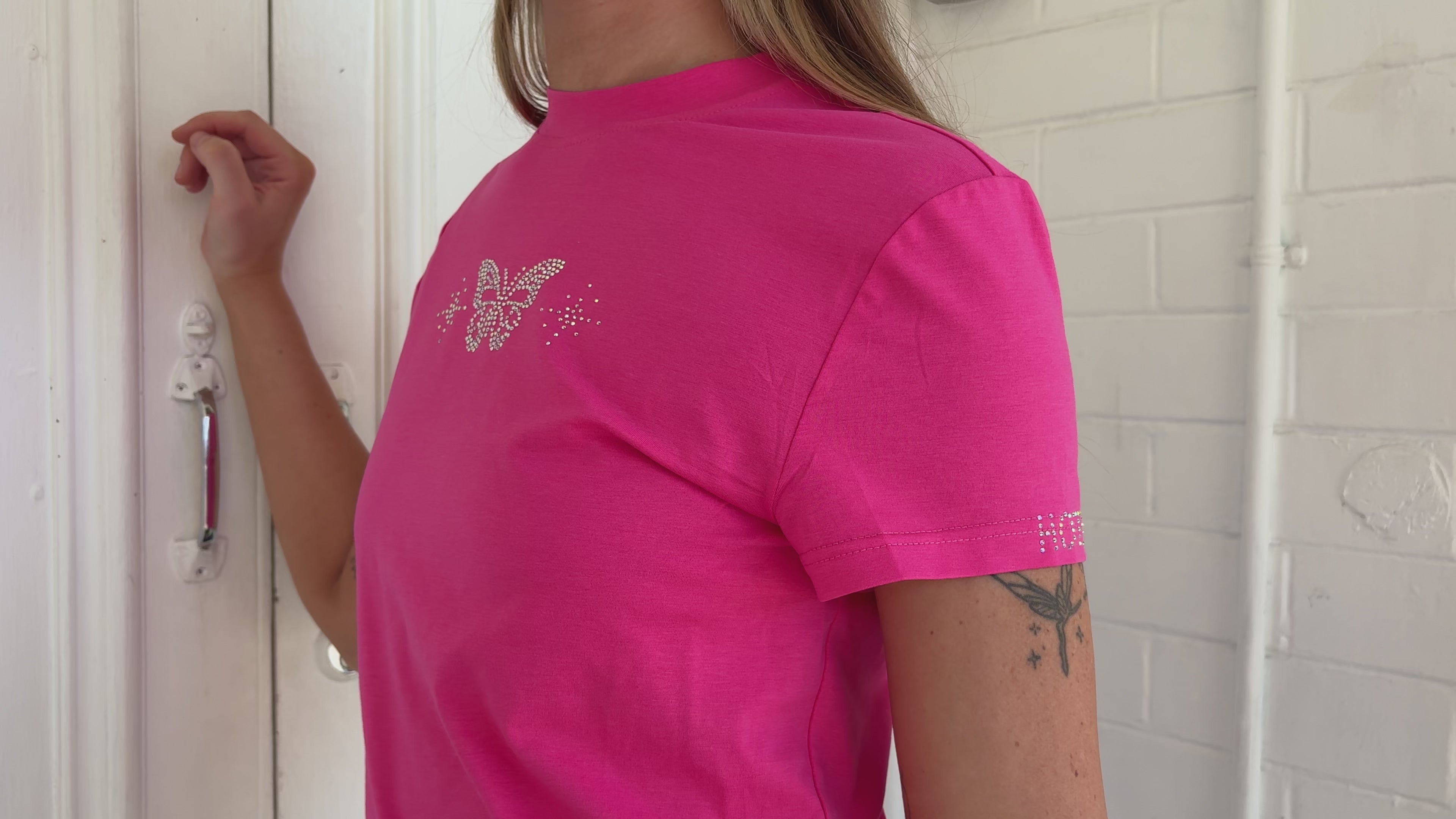 eeyo x lidos baby tee - HOT PINK ₊˚⊹♡